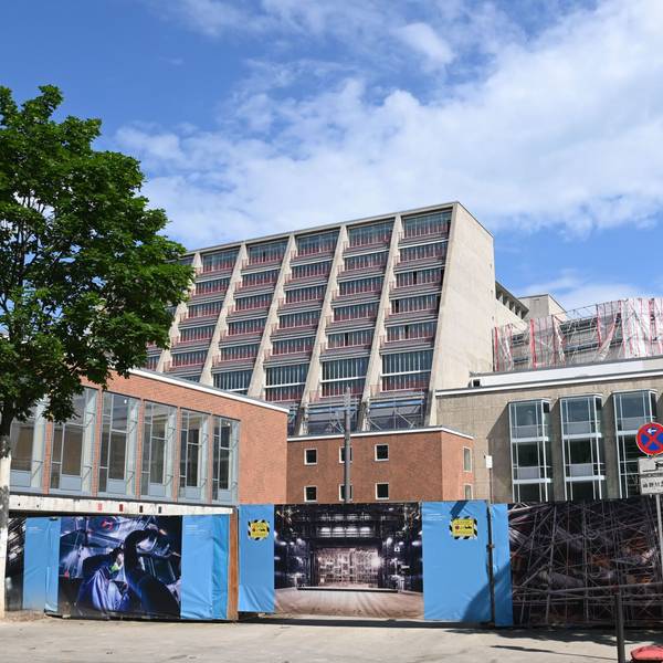 Die Baustelle von Schauspielhaus und Oper am Offenbachplatz.