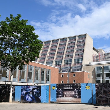 Die Baustelle von Schauspielhaus und Oper am Offenbachplatz.