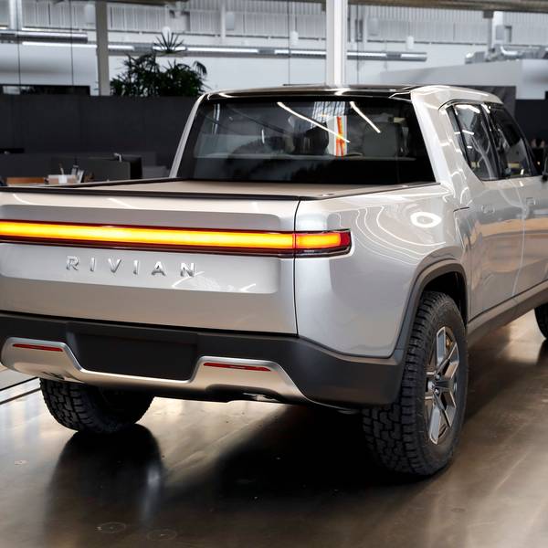 Das Archivbild zeigt einen Rivian R1T in Plymouth, Michigan.