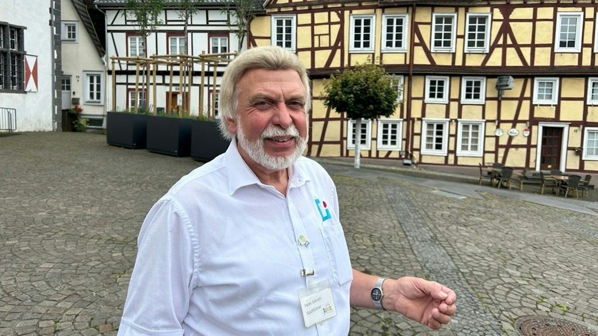 Peter Gillrath arbeitet als Fremdenführer in Linz am Rhein.