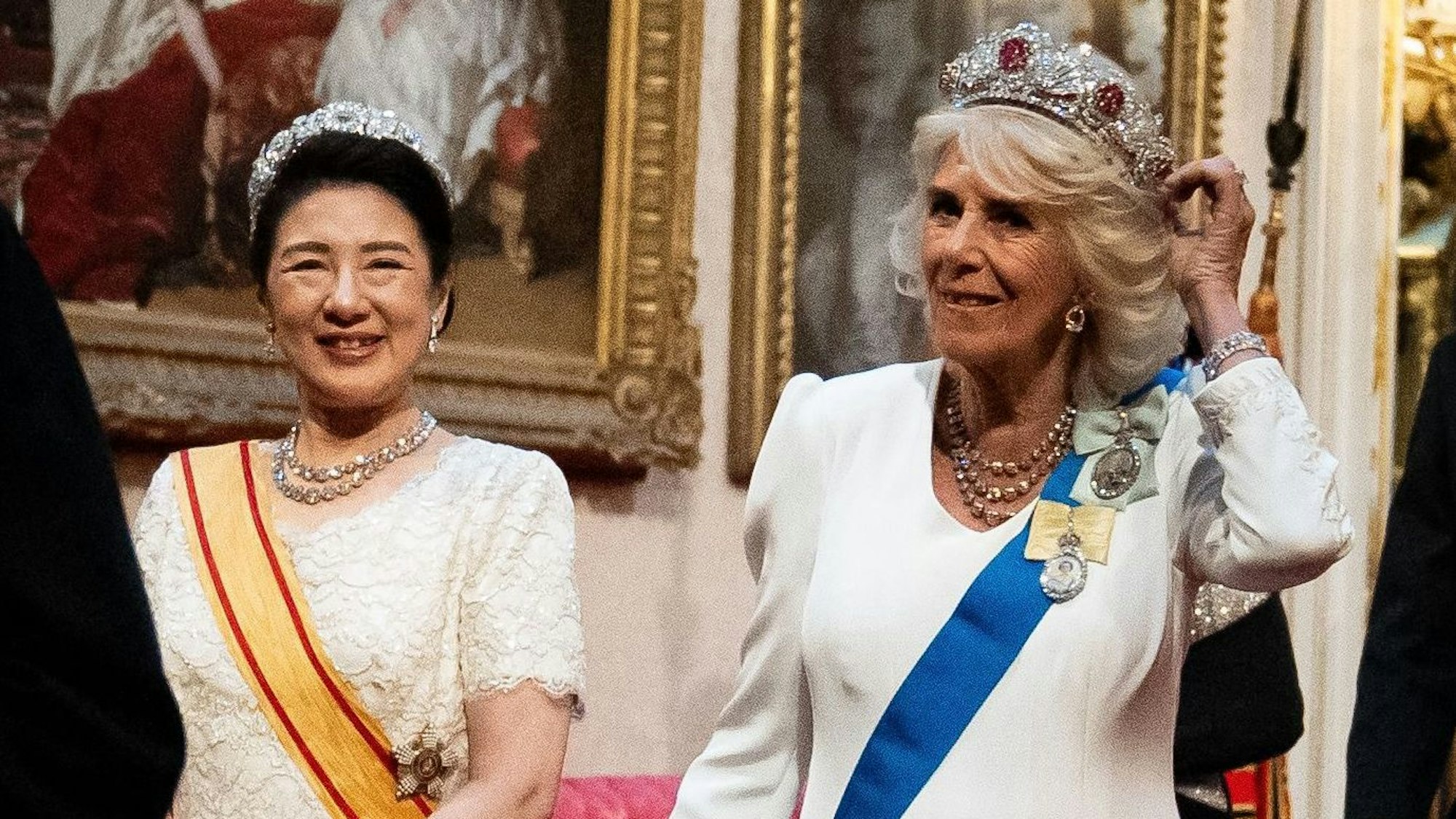 Königin Camilla und die japanische Kaiserin Masako beim Staatsbankett im Buckingham Palace.