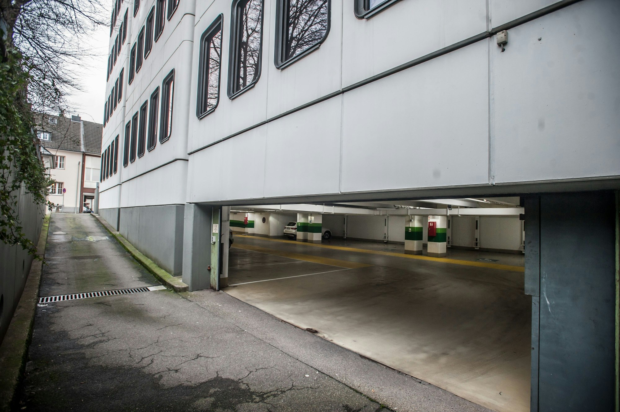 Die Tiefgarage unter dem Verwaltungsgebäude in Opladen am Goetheplatz