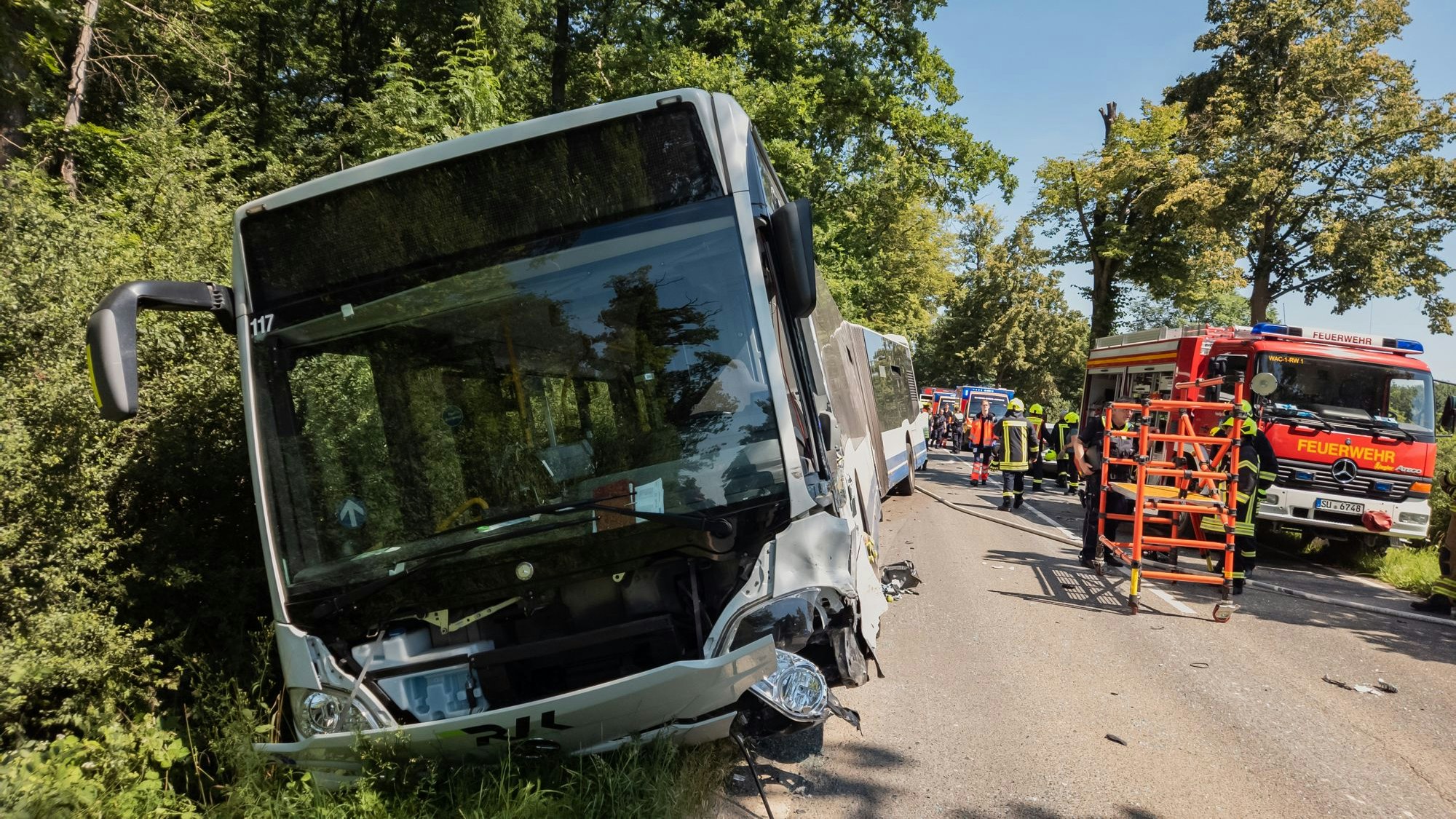 Bei dem Verkehrsunfall auf der L123 sind zwei Personen verletzt worden.