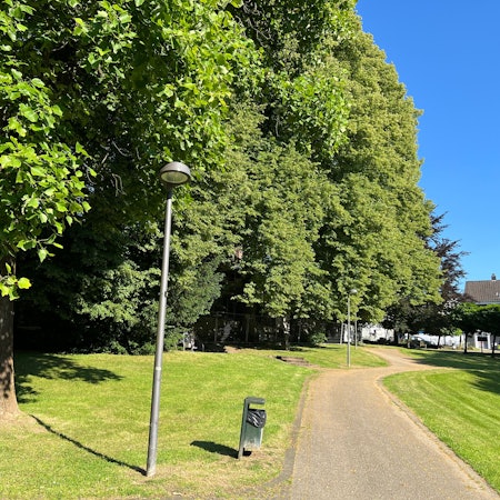 Blick in den Luchtenberg-Richartz-Park in Burscheid.