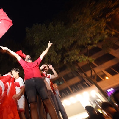 Nach dem Sieg gegen Tschechien feiern Fans der türkischen Nationalmannschaft ihr Team auf den Kölner Ringen.