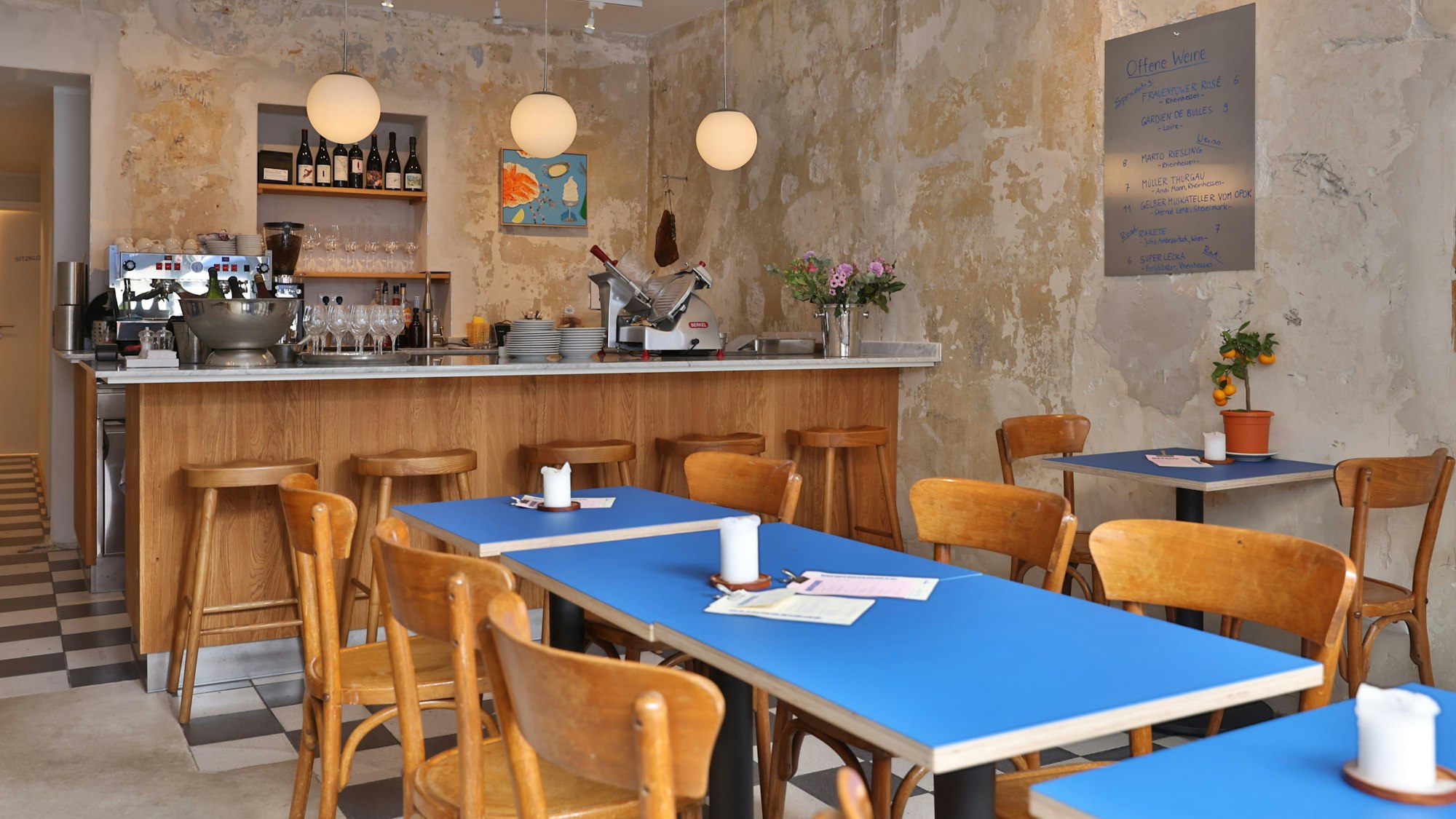 21.06.2024
Köln:
Kolumne „Schmeckts Frau Floß?“ über das „Frohnatur Bistro“.
Friesenwall 82
Foto: Martina Goyert