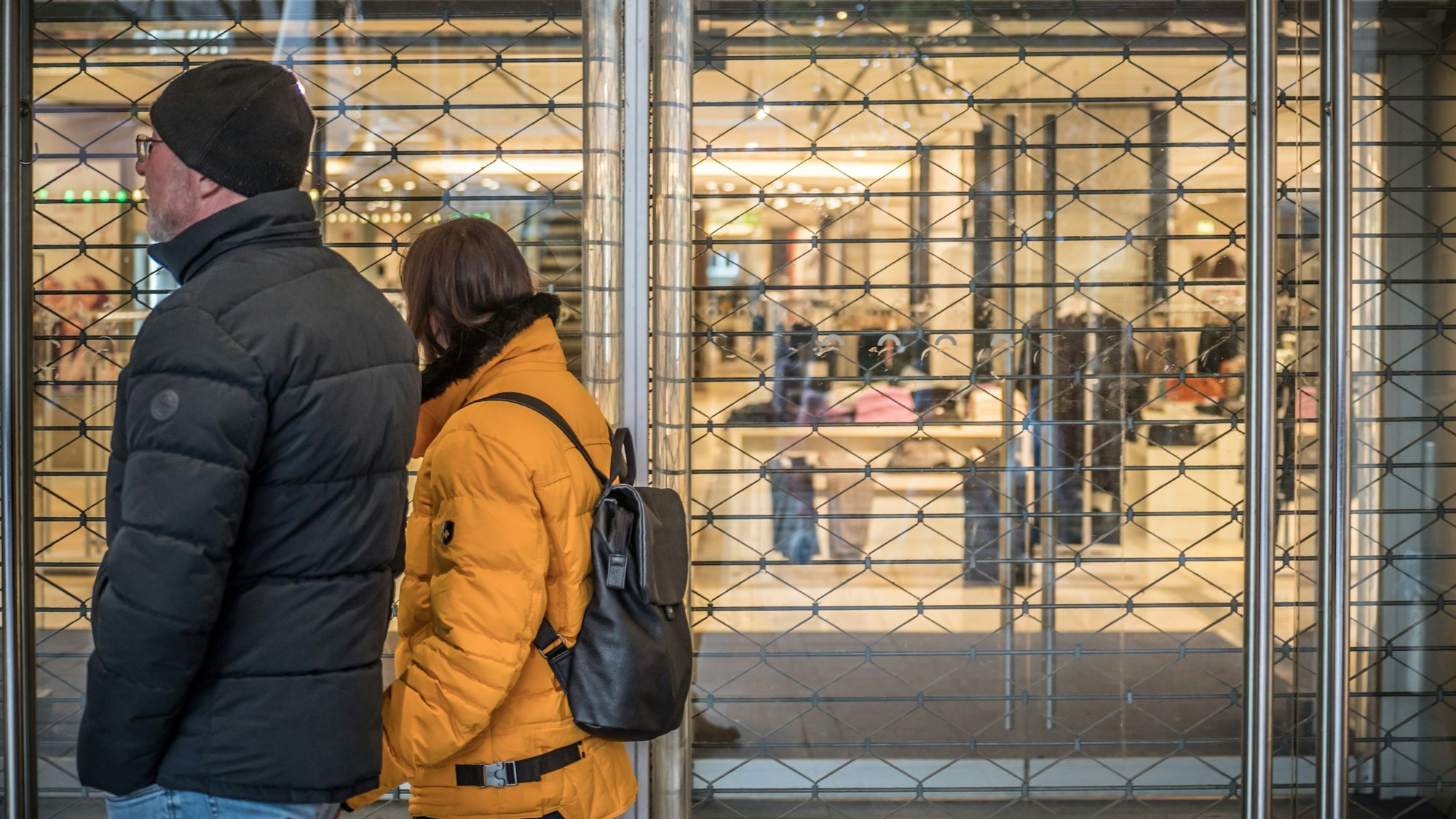 Das Aachener-Kaufhaus, ex-Kaufhof, wird eingeräumt. Foto: Ralf Krieger