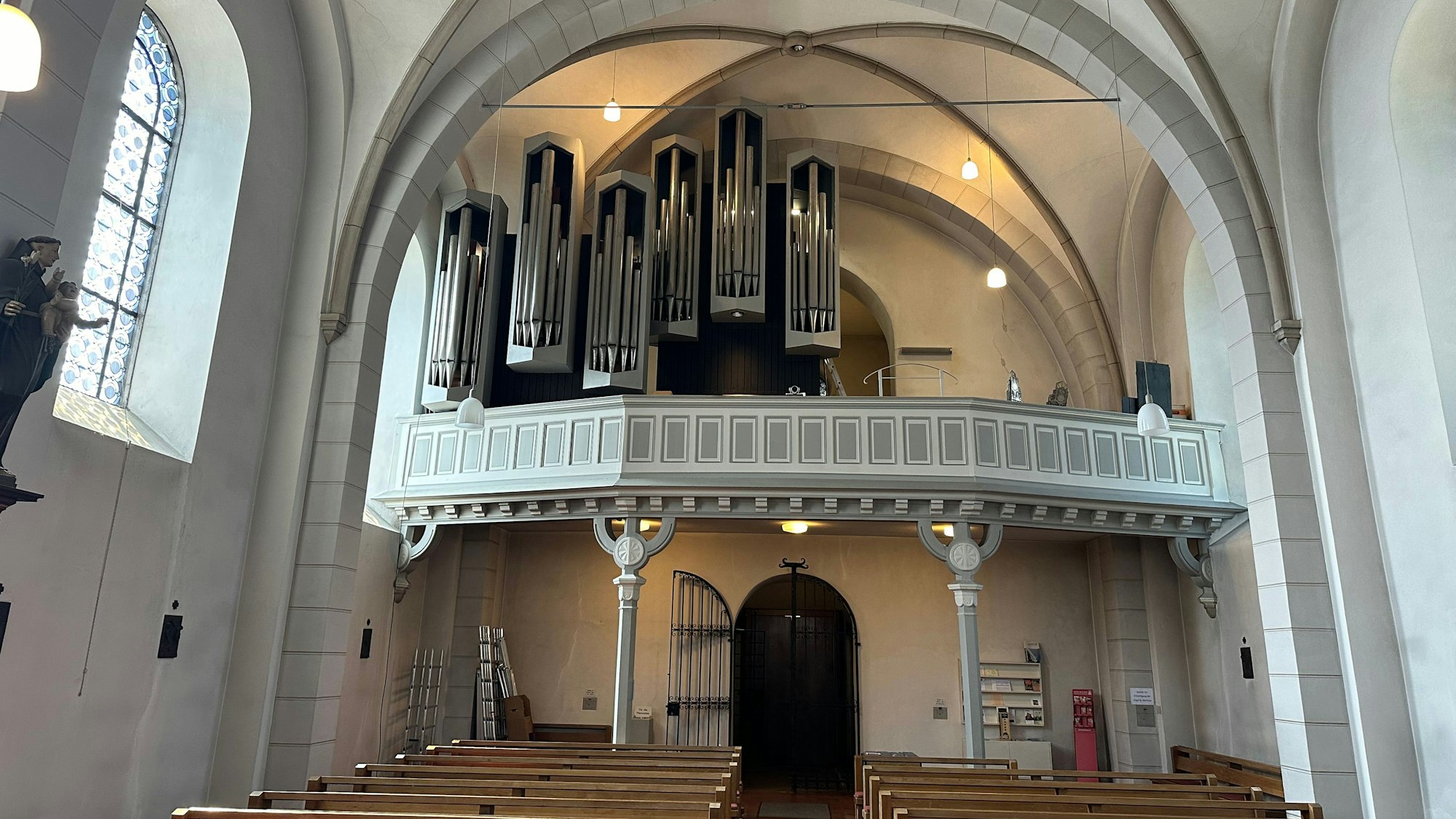 Die Orgel in der Pfarrkirche St. Martinus wurde 1966/67 von der Orgelbaufirma Klais aus Bonn mit Schleifladen, mechanischer Spiel- und elektrischer Registertraktur, zwei Manualen, Pedal und 22 klingenden Registern erbaut. Sie wird nun erneuert.