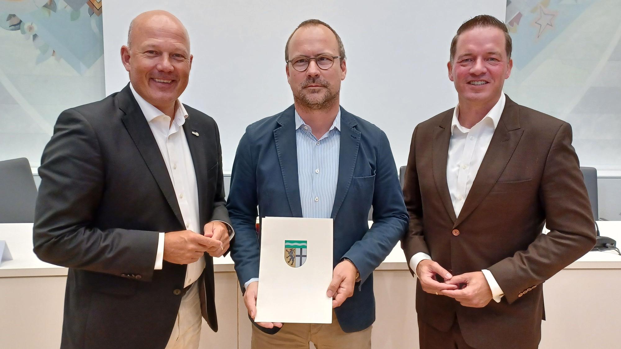 Landrat Frank Rock, Björn Kistel und der CDU-Kreistagsfraktionsvorsitzende Gregor Golland.