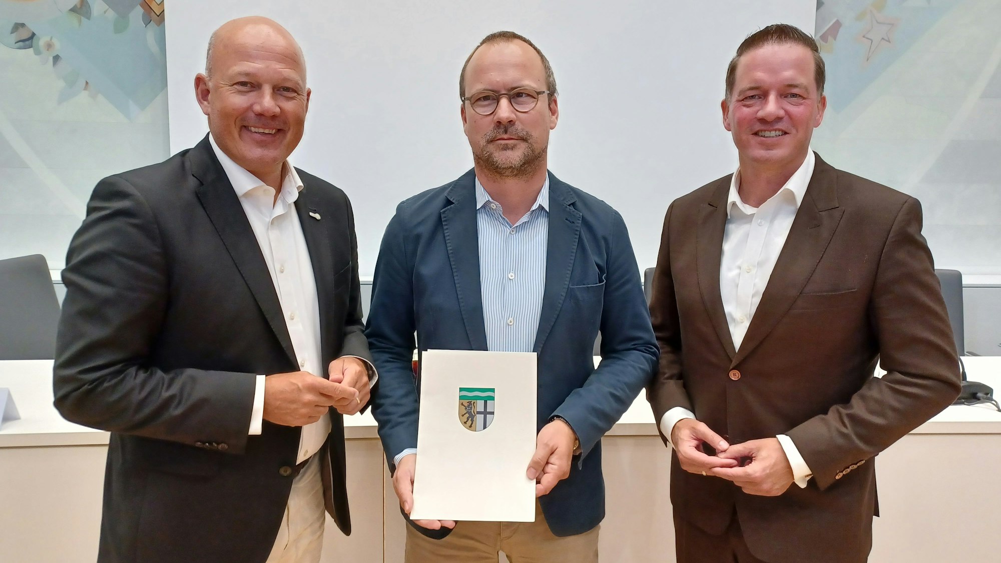 Landrat Frank Rock, Björn Kistel und der CDU-Kreistagsfraktionsvorsitzende Gregor Golland.