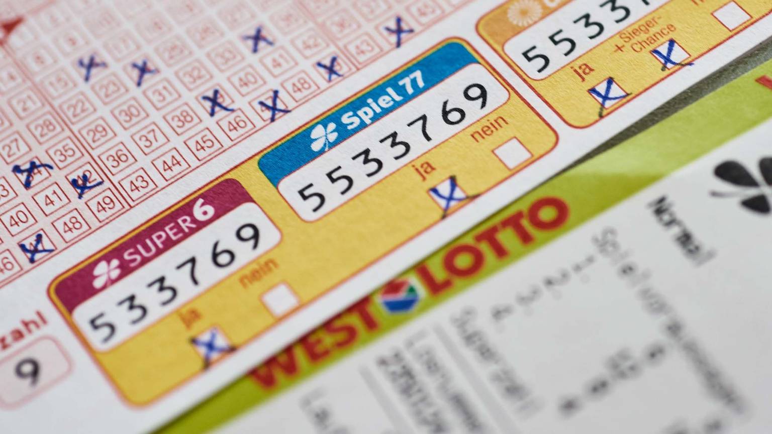 WestLotto-Spielschein mit Spiel 77.