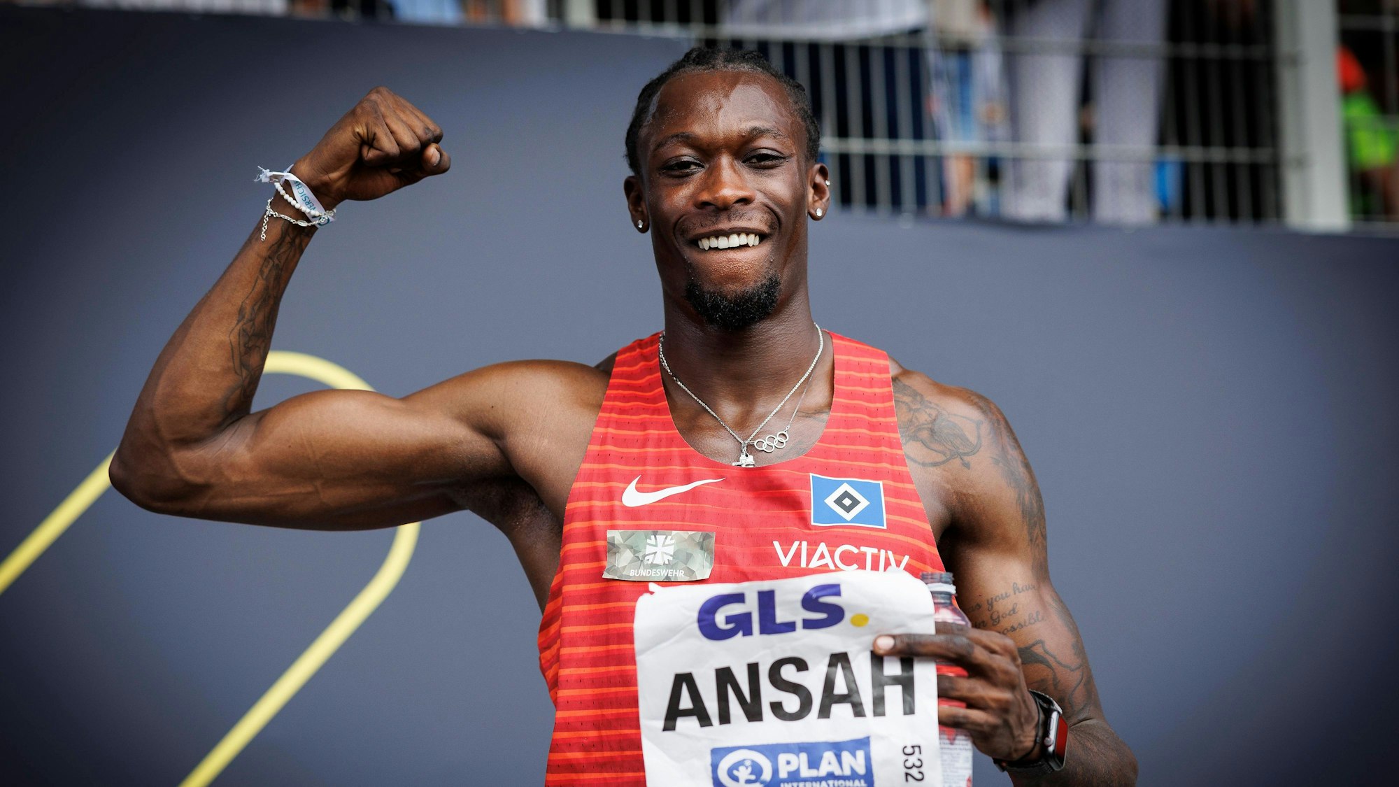 Fährt als deutscher Rekordhalter über 100 Meter nach Paris: Owen Ansah vom Hamburger SV