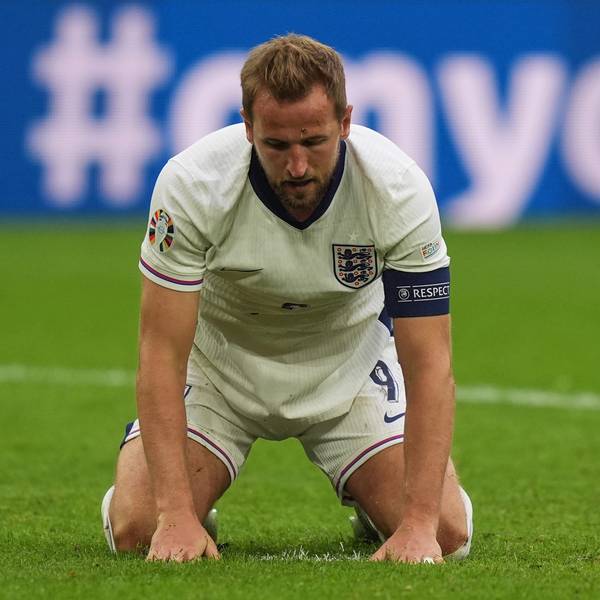 Kapitän Harry Kane und die englische Nationalmannschaft konnten sich mit viel Glück gegen die Slowakei durchsetzen und stehen im Viertelfinale der EM 2024. Für den Bayern-Stürmer und Trainer Gareth Southgate gibt es dennoch reichlich Spott.