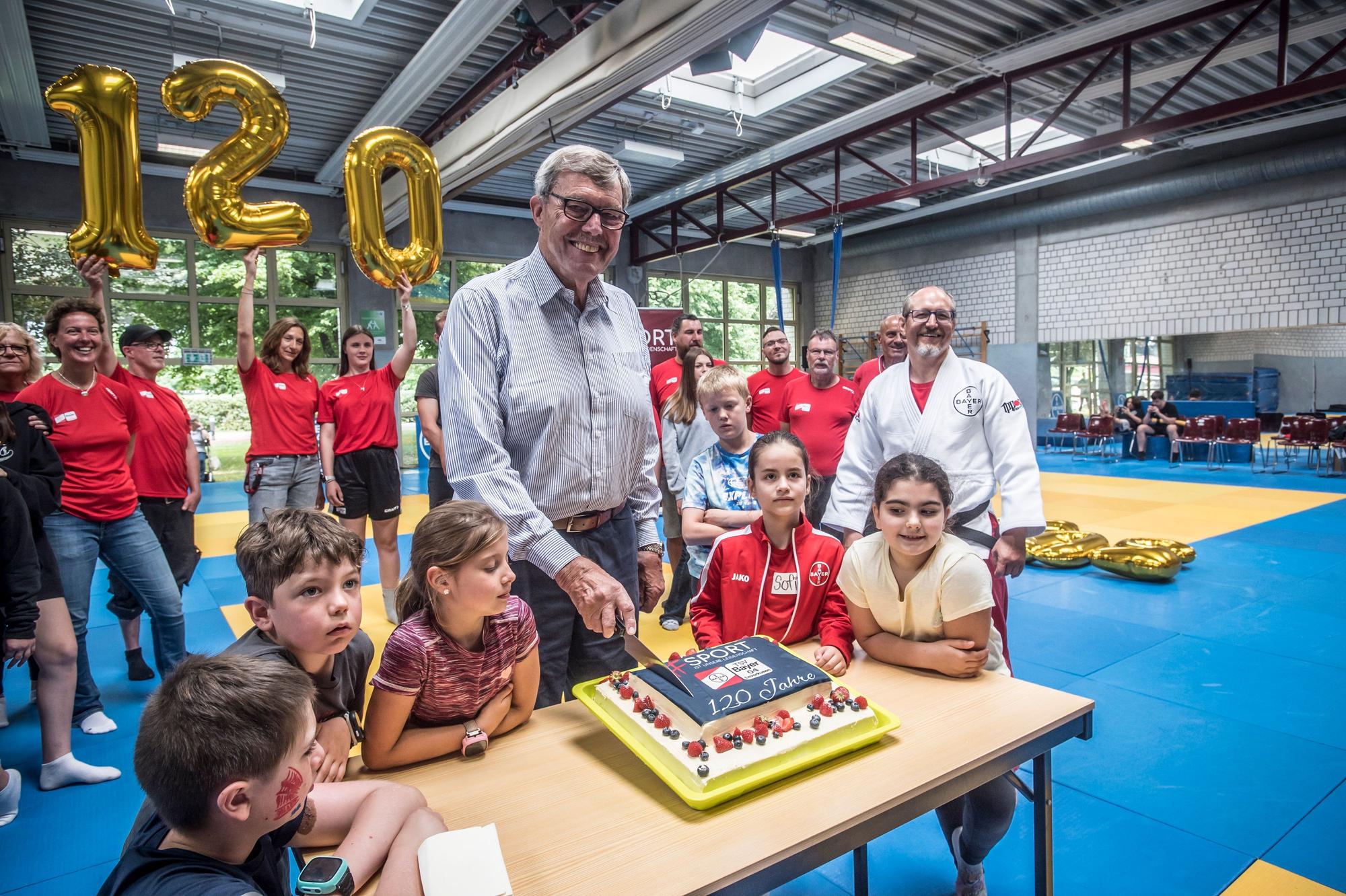 120 Jahre TSV Bayer 04. Foto: Ralf Krieger