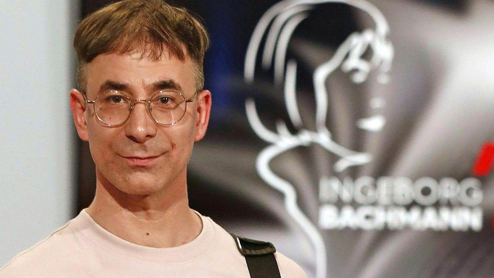 30.06.2024, Österreich, Klagenfurt: Der Bachmann-Preisträger 2024 und Autor Tijan Sila, während der "48. Tage der deutschsprachigen Literatur".