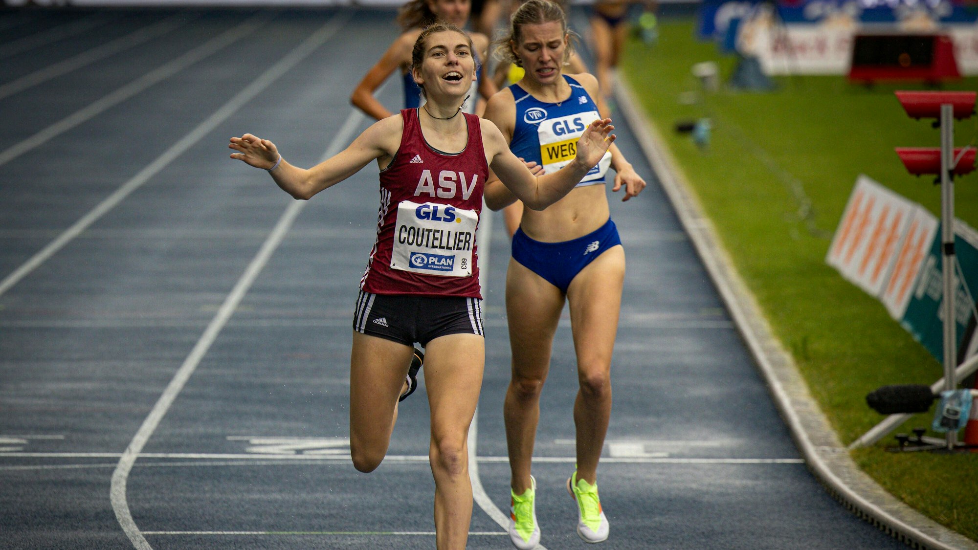Deutsche Leichtathletik-Meisterschaften Braunschweig, 30.06.2024 Vera Coutellier ASV Köln e. V. wird Deutsche Meisterin Deutsche Leichtathletik-Meisterschaften am 30.06.2024 im Eintracht-Stadion, Braunschweig Niedersachsen *** German Athletics Championships Braunschweig, 30 06 2024 Vera Coutellier ASV Köln e V becomes German Champion German Athletics Championships on 30 06 2024 at Eintracht Stadium, Braunschweig Lower Saxony Copyright: xBEAUTIFULxSPORTS/B.Hoffmannx