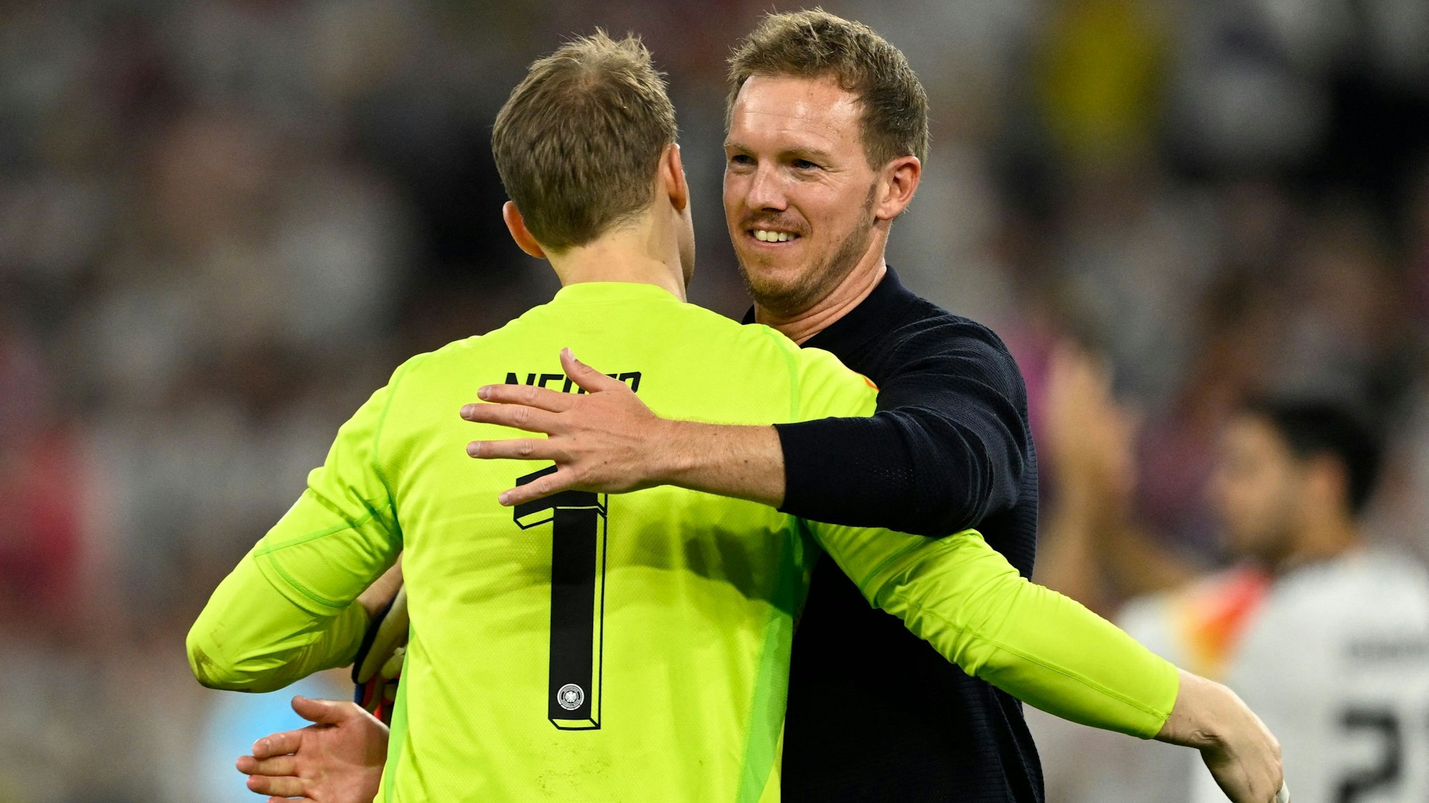 Julian Nagelsmann beweist großes Geschick darin, seine Führungskräfte zu managen. Manuel Neuer etwa erhielt vom Bundestrainer großen Rückhalt, als die Kritik groß war.