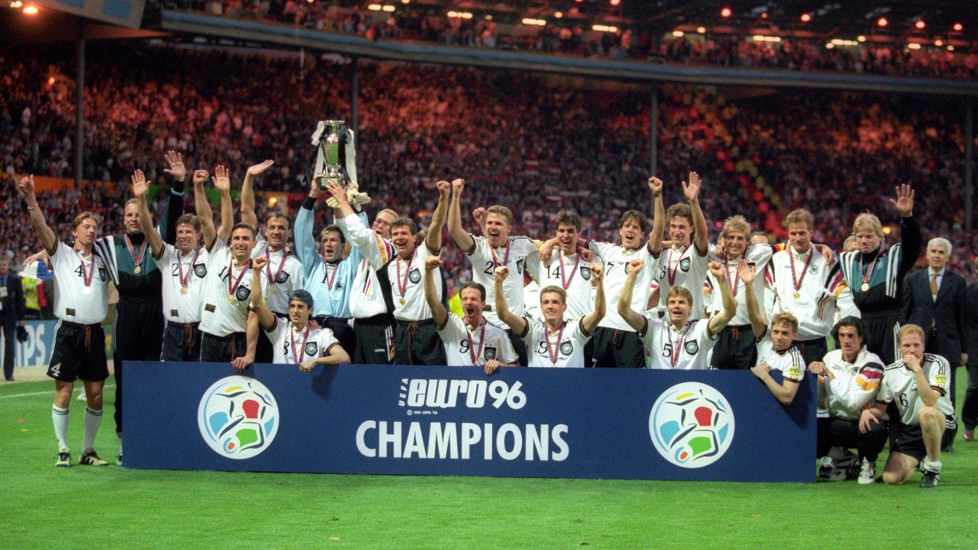 Deutschland feiert: Die Mannschaft ist Europameister 1996.