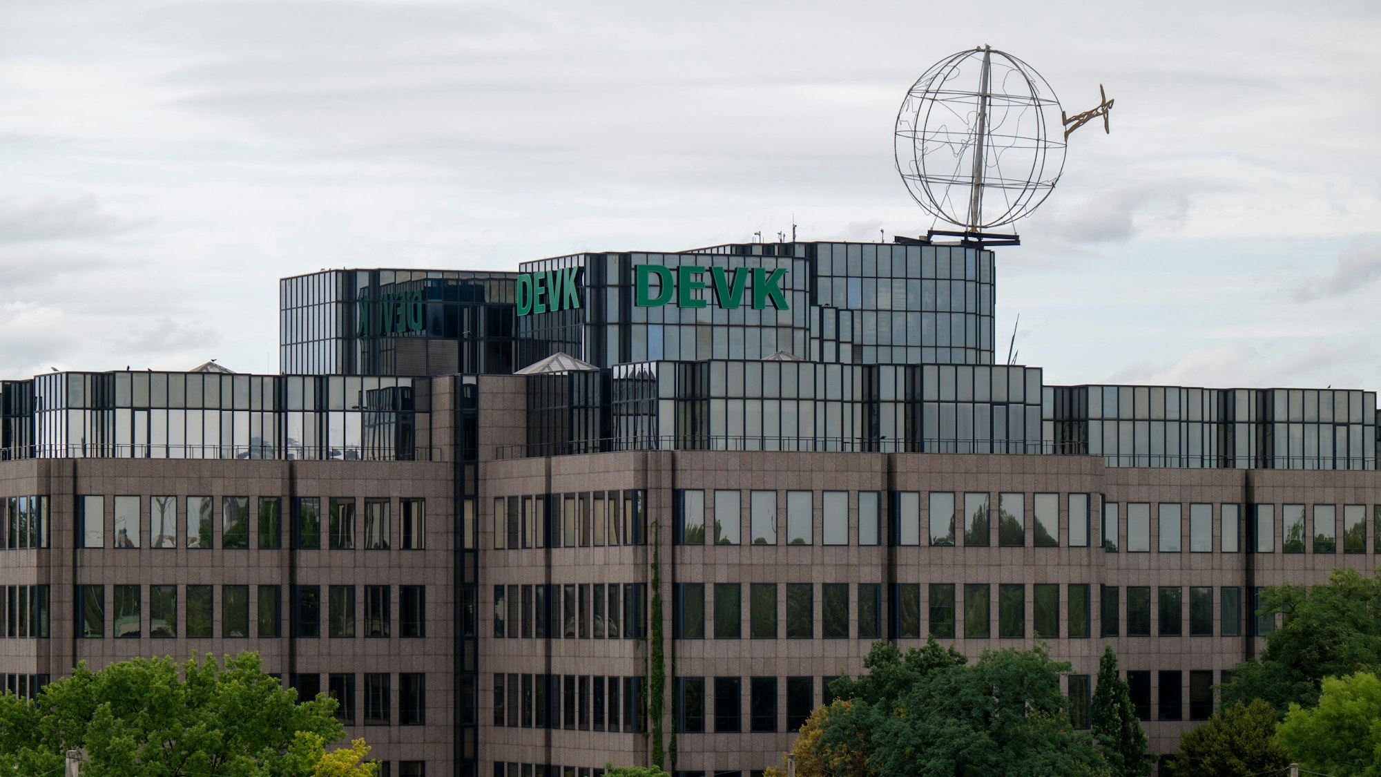 Das derzeitige DEVK-Gebäude wird saniert.