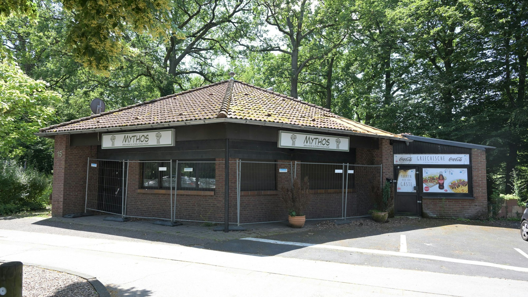 Das Foto zeigt die Grillhütte an der Steinbreche in Refrath
