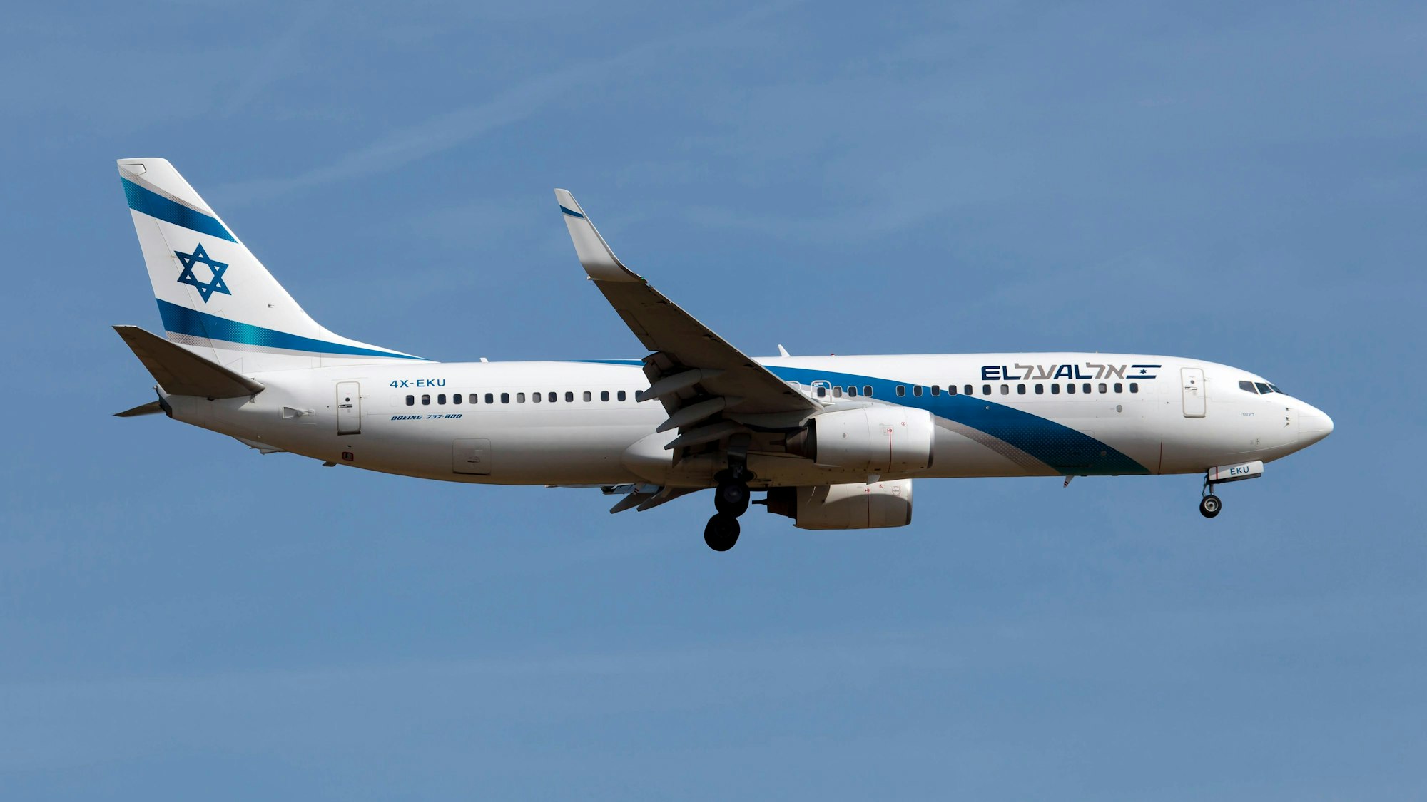 Eine Boeing 737-800 der Airline El Al musste auf dem Weg nach Israel ungeplant in der Türkei stoppen. Dort wurde sie nicht aufgetankt (Archivbild).