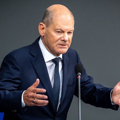 Bundeskanzler Olaf Scholz (SPD) während der Regierungsbefragung im Deutschen Bundestag.