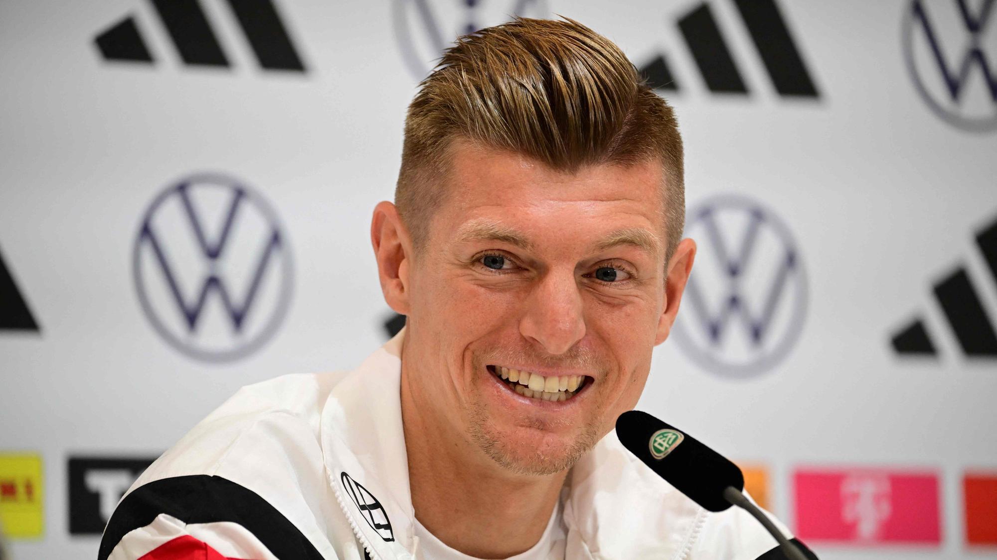 Toni Kroos auf einer DFB-Pressekonferenz.