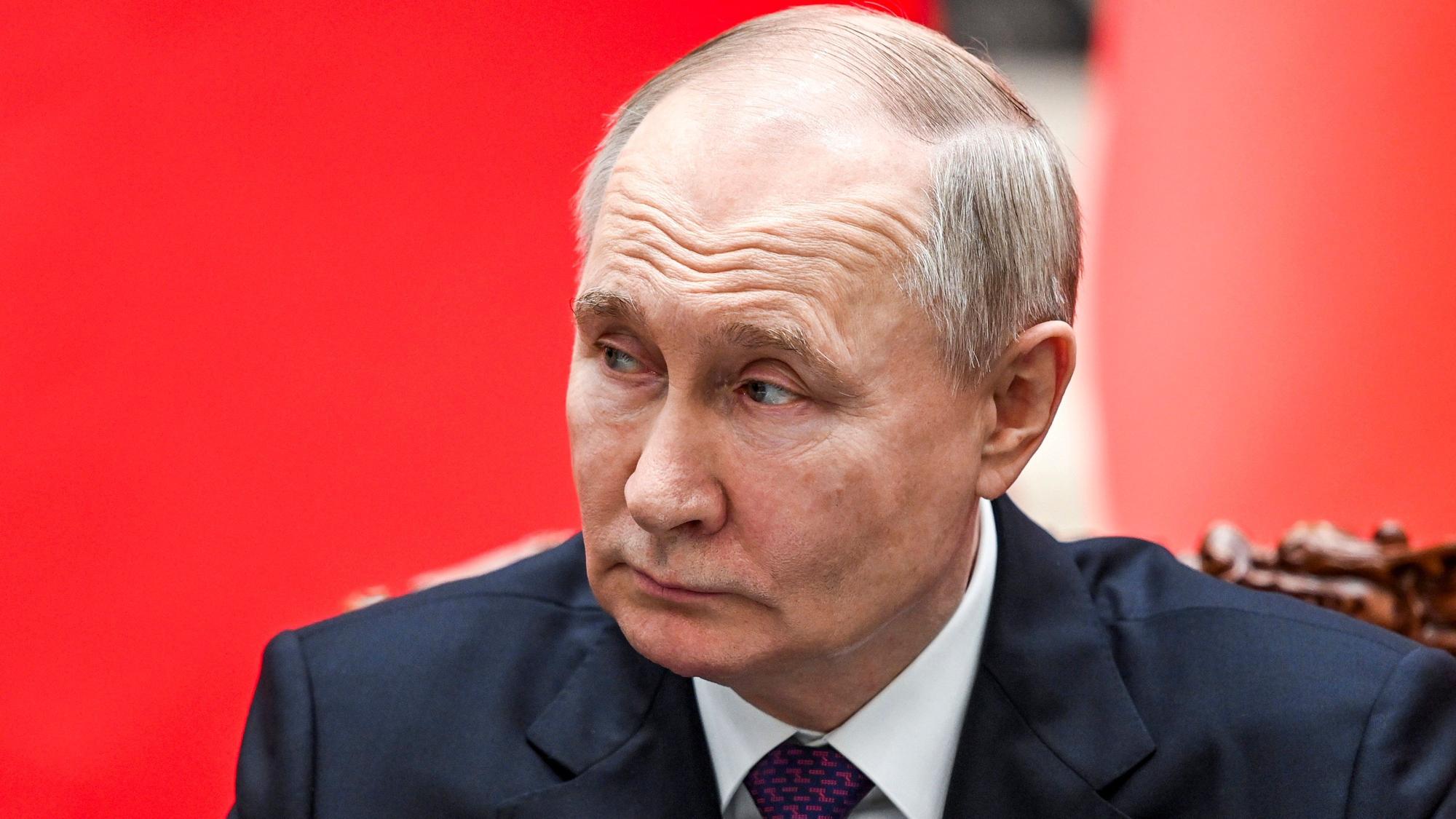 „Das ist genau, was Putin will“, sagt der Kölner Politikwissenschaftler Thomas Jäger über die Wahlergebnisse in Frankreich. Auch in Deutschland drohen laut Jäger bald „französische Verhältnisse“. (Archivbild)