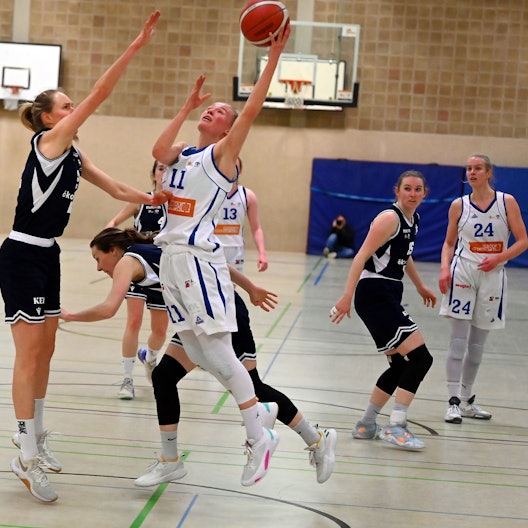 08.04.2023, Basketball-BBZ Opladen-USC Freiburg 2
vorne rechts: Leonie Schütter (BBZ)
Foto: Uli Herhaus