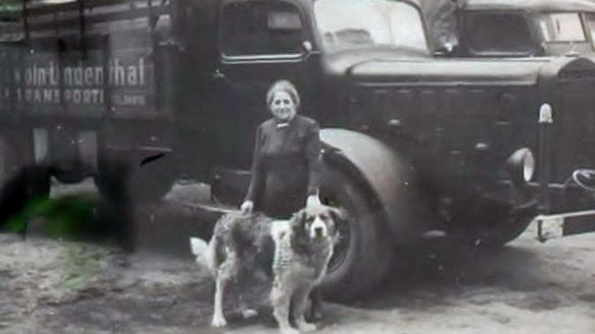Das vom Archiv Leo Baeck Institut New York honorarfrei zur Verfügung gestellte Dokument steht in Verbindung mit der Kölner Jüdin Melanie Leffmann. Sie hat den Zweiten Weltkrieg in Köln überlebt und ist 1949 in die Vereinigten Staaten ausgewandert.
