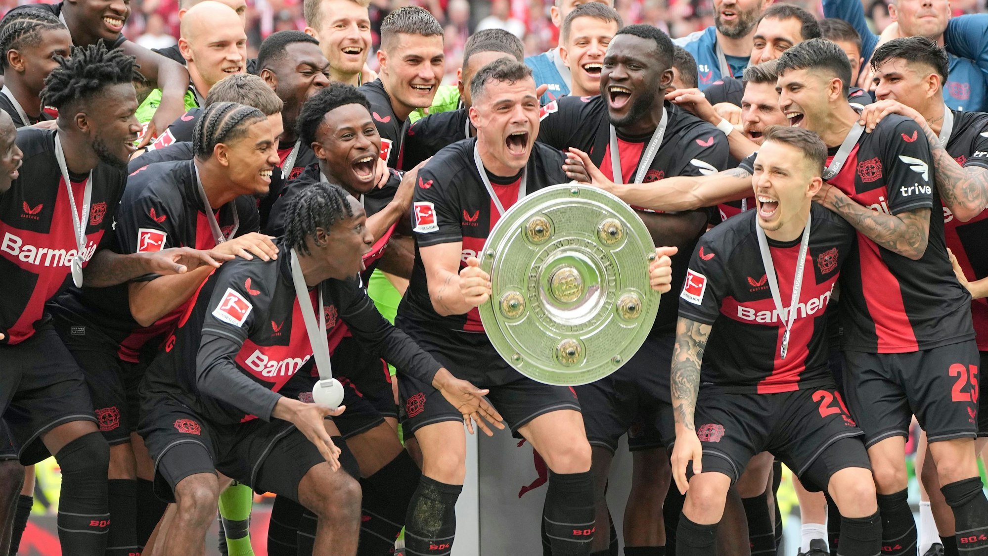 Granit Xhaka bei der Meisterehrung von Bayer 04 Leverkusen im Mai 2024.