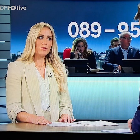 Christina Specht im Gespräch mit Rudi Cerne.