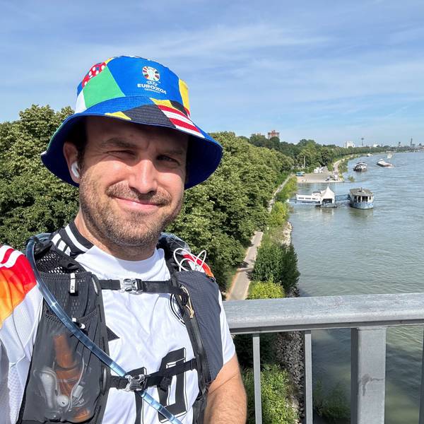 Bei der Hälfte der Strecke ging es für Benjamin Stocksiefen nach 88 Kilometer über die Rodenkirchener Brücke.