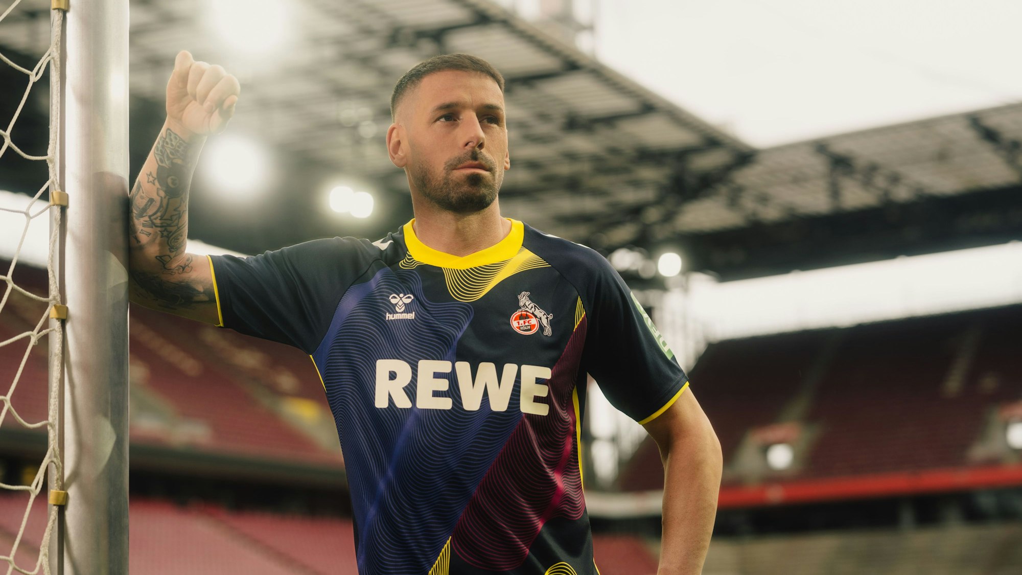 Philipp Pentke im neuen Torwarttrikot des 1. FC Köln