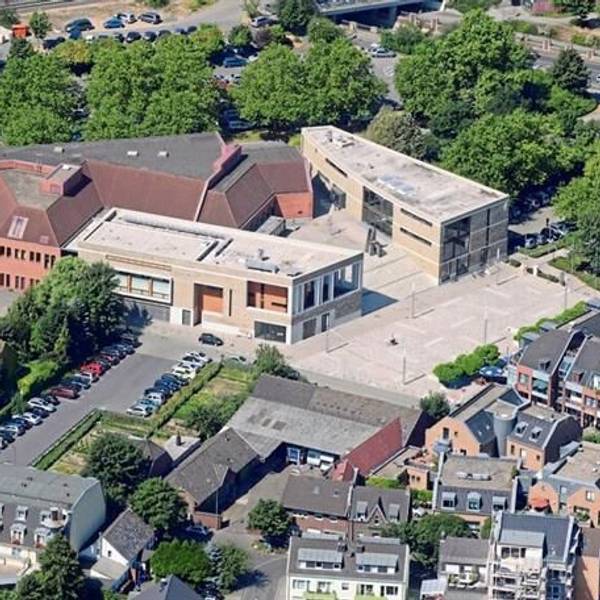 Auf dem Luftbild zu sehen sind das Kultur- und Medienzentrum und umliegende Gebäude.