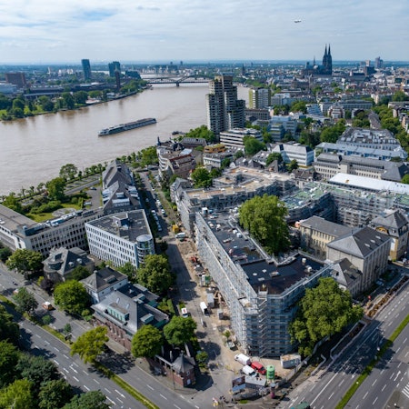 Luftaufnahme auf die Baustelle im Kölner Neubaugebiet Viva Agrippina.