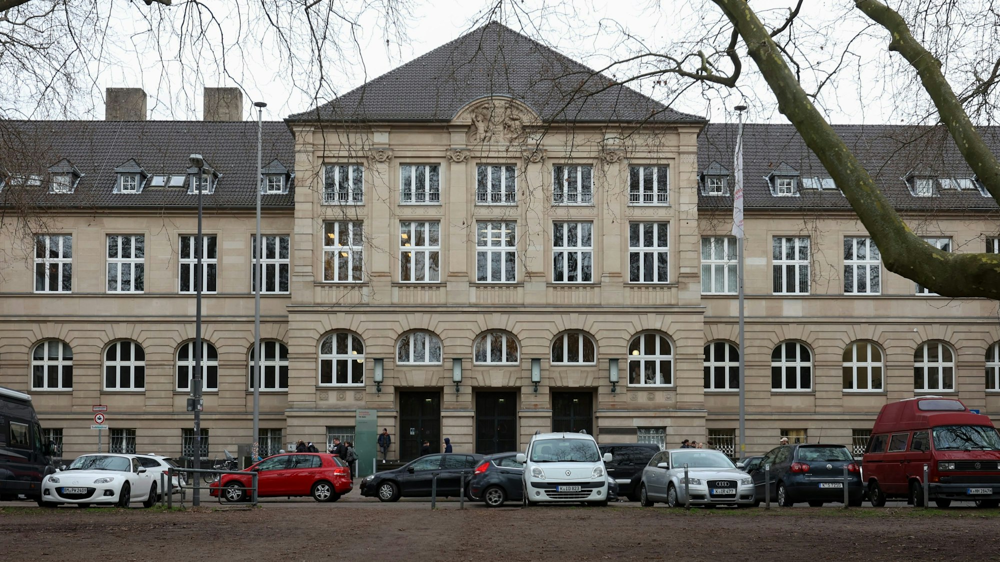 Das Hauptgebäude des Campus Südstadt der TH Köln in der Claudiusstraße. Die Tat geschah im Nebengebäude am Ubierring.