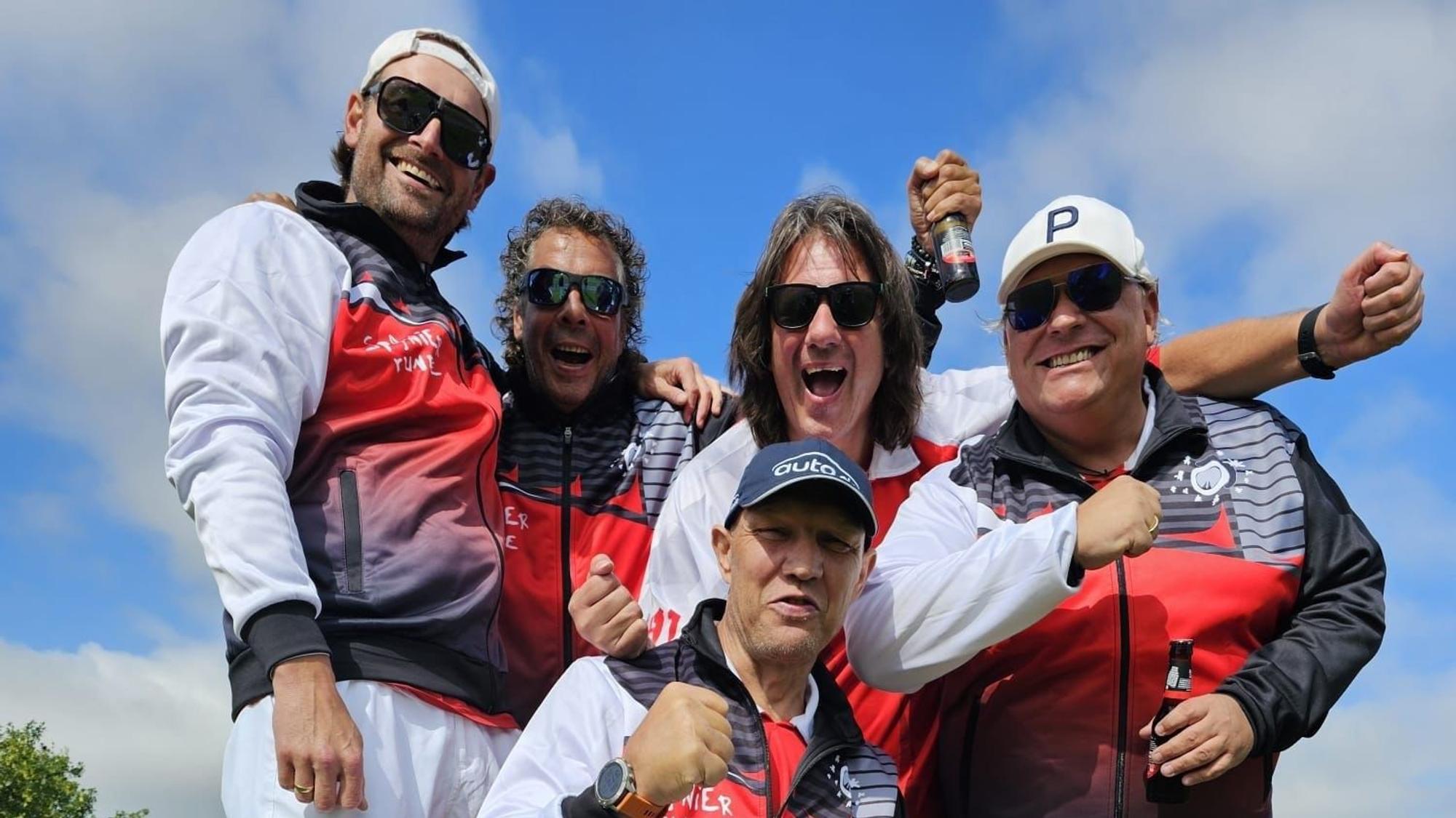 „Spanierrunden“-Team (von links): Ex-Fußballprofi Stefan Blank, Unternehmer Frank Stoffer, Buchautor Stefan Frommer, Veranstalter Oliver Dillenburger und Boxlegende Axel Schulz.