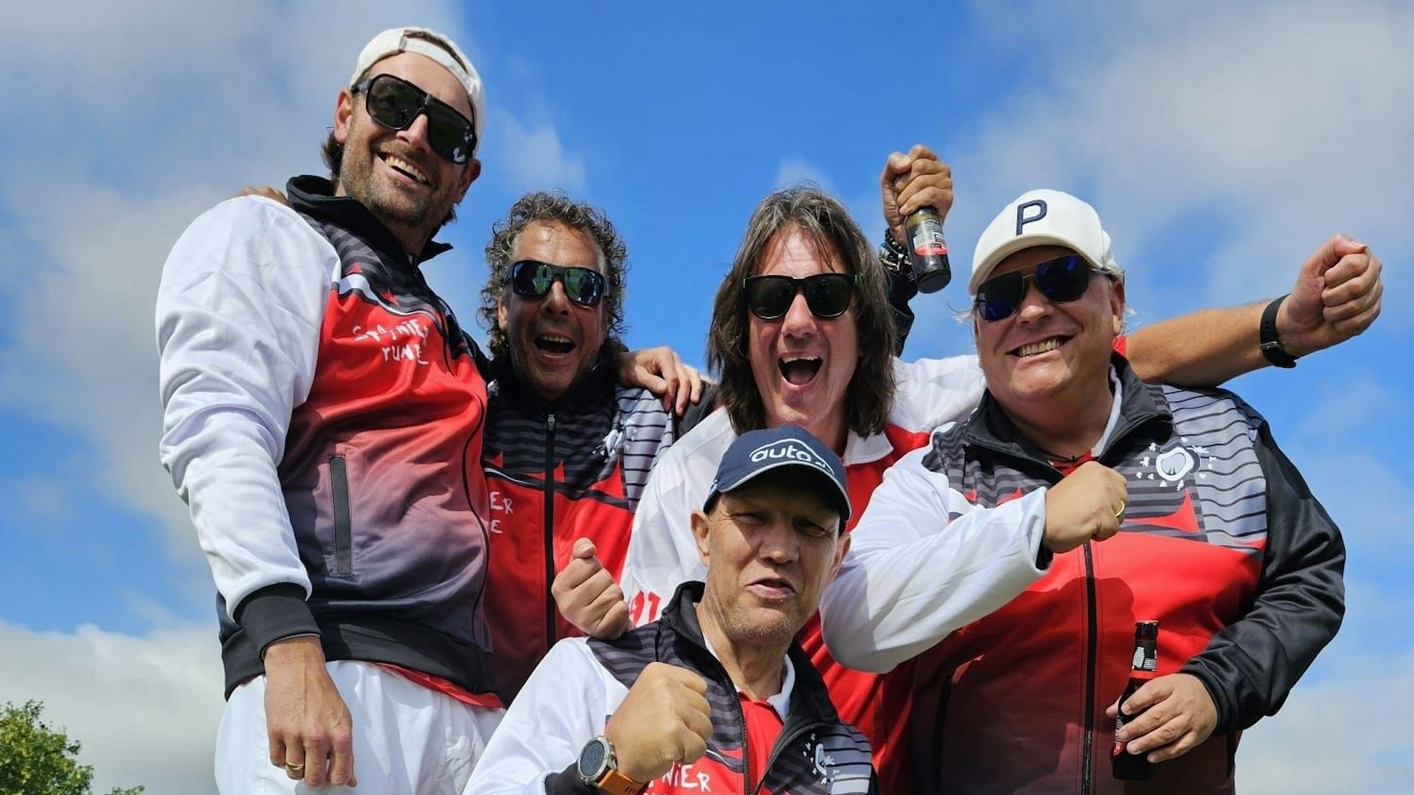 „Spanierrunden“-Team (von links): Ex-Fußballprofi Stefan Blank, Unternehmer Frank Stoffer, Buchautor Stefan Frommer, Veranstalter Oliver Dillenburger und Boxlegende Axel Schulz.