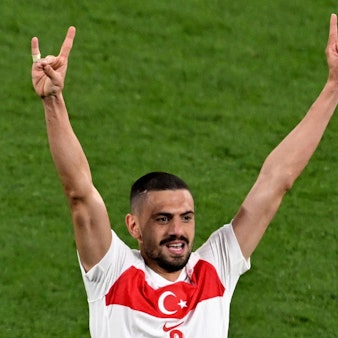 Doppeltorschütze im Achtelfinale: Merih Demiral feiert seinen zweiten Treffer gegen Österreich mit dem faschistischen Wolfsgruß – nun wurde der Verteidiger von der Uefa gesperrt.