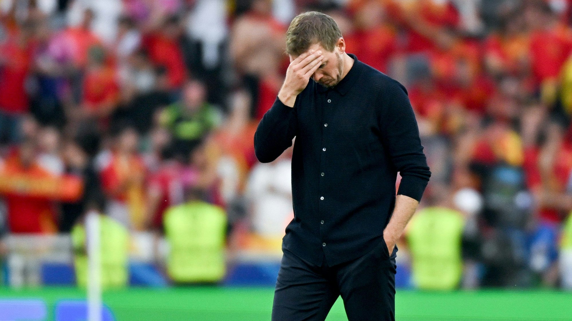 Julian Nagelsmann war nach der Niederlage schwer getroffen, der junge Bundestrainer hat die deutsche Elf neu aufgestellt.