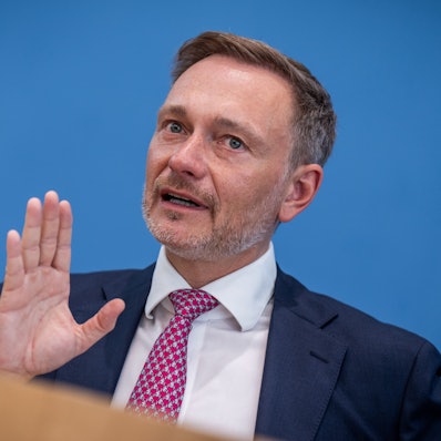 Bundesminister der Finanzen, spricht bei einer Pressekonferenz zum Haushaltsplan 2025.