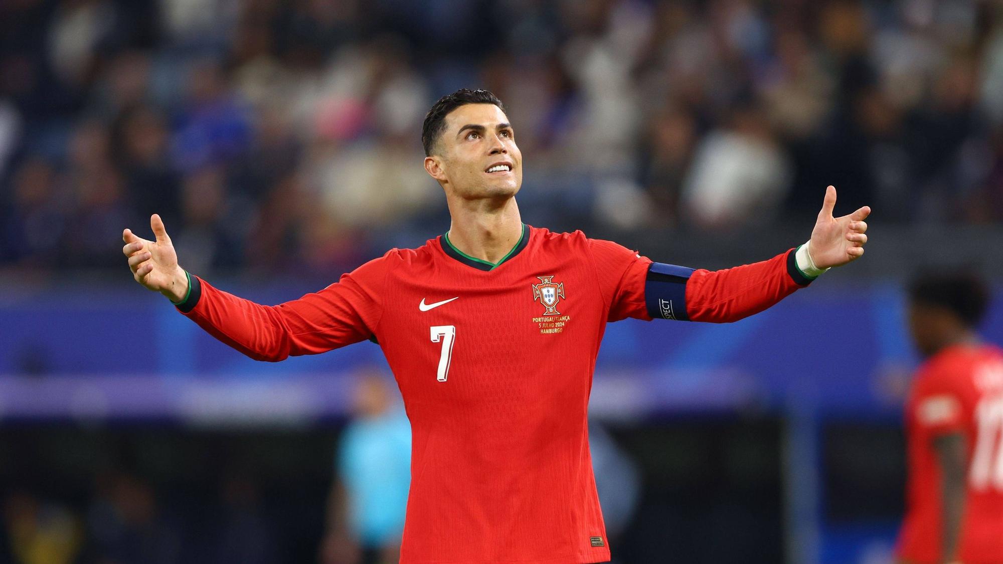 Cristiano Ronaldo of Portugal reacts after missing a chance in extra time Portugal v France, UEFA European Championship, EM, Europameisterschaft 2024, Quarter Final, Football, Volksparkstadion, Hamburg, Germany, 05 Jul 2024 EDITORIAL USE ONLY No use with unauthorised audio, video, data, fixture lists, club/league logos or live services. Online in-match use limited to 120 images, no video emulation. No use in betting, games or single club/league/player publications. PUBLICATIONxINxGERxSUIxAUTxHUNxGRExMLTxCYPxROUxBULxUAExKSAxONLY Copyright: xKieranxMcManus/Shutterstockx 14571382cd