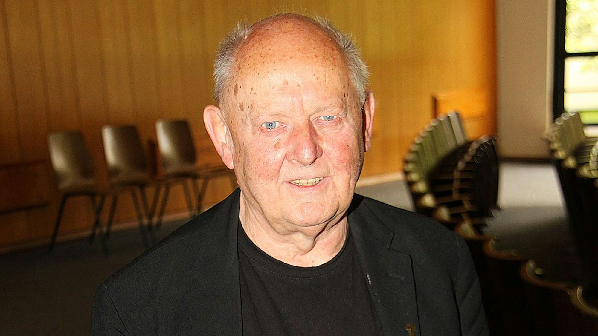 Das Bild zeigt ein Porträt von Anton Steinberger.