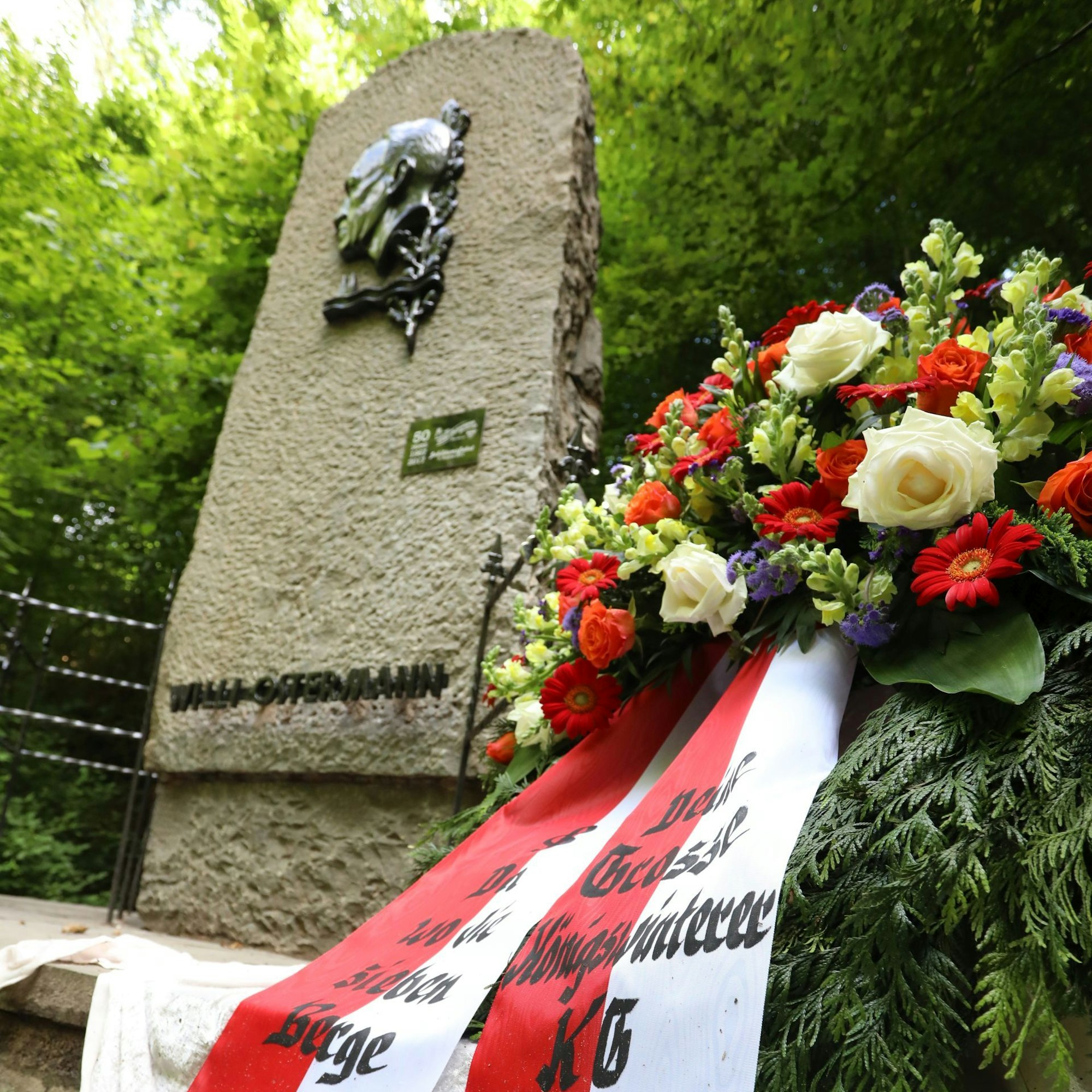 Am 3. Juli 1949 wurde das Willi-Ostermann-Denkmal eingeweiht.