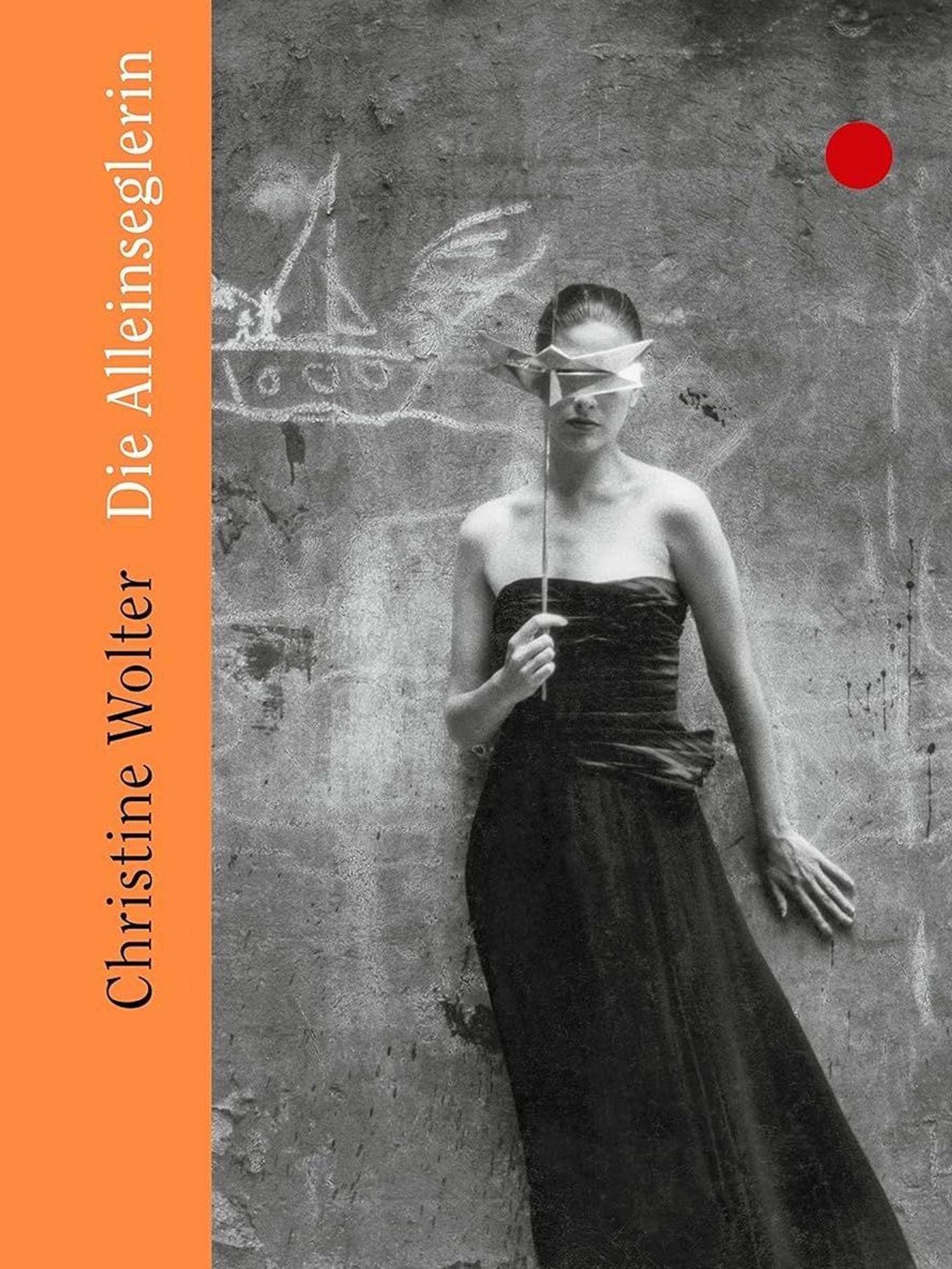 Christine Wolter: „Die Alleinseglerin“, Ecco Verlag, 208 Seiten, 22 Euro, E-Book: 9,99 Euro.