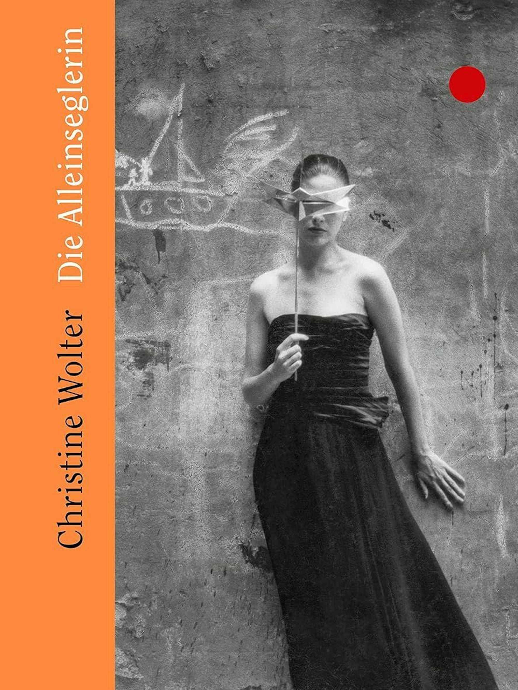 Christine Wolter: „Die Alleinseglerin“, Ecco Verlag, 208 Seiten, 22 Euro, E-Book: 9,99 Euro.