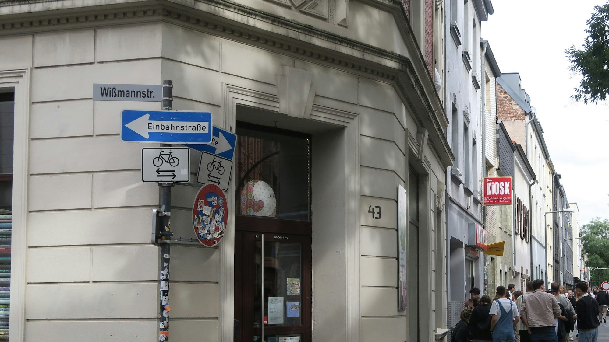 Eingang zur Wissmannstraße an der Ecke Stammstraße.