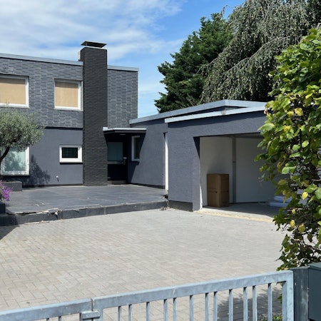 In dieser Villa in Rodenkirchen wurde das Paar aus dem Ruhrgebiet festgehalten.