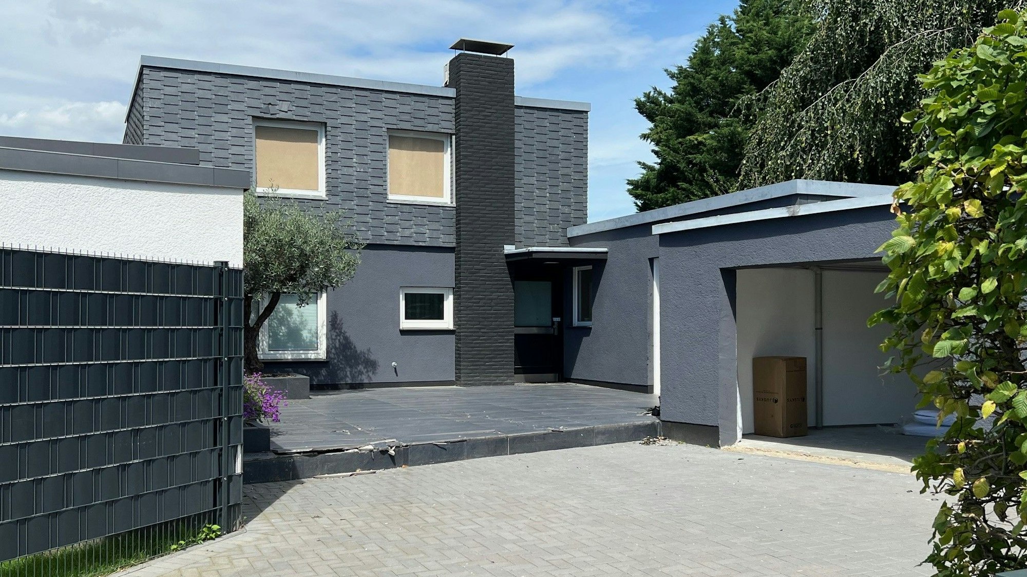 In dieser Villa in Rodenkirchen wurde das Paar aus dem Ruhrgebiet festgehalten.